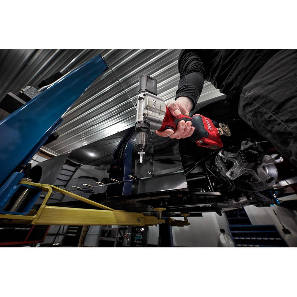 M12 12V Lithium-Ion Cordless Rivet Tool with M12 XC 4.0 Ah Battery Pack
